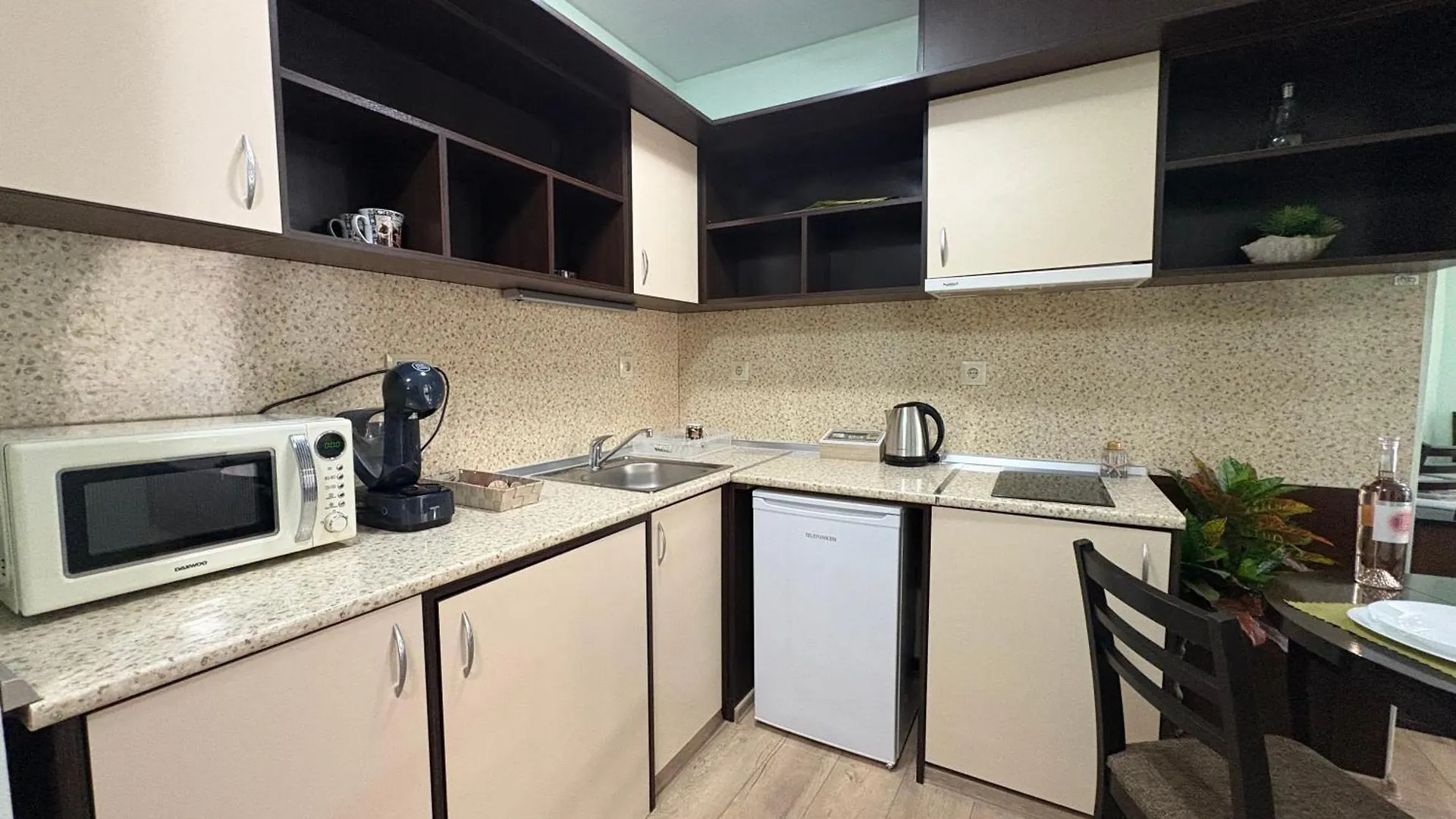 Sun Palace Suites Sunny Beach Apartment