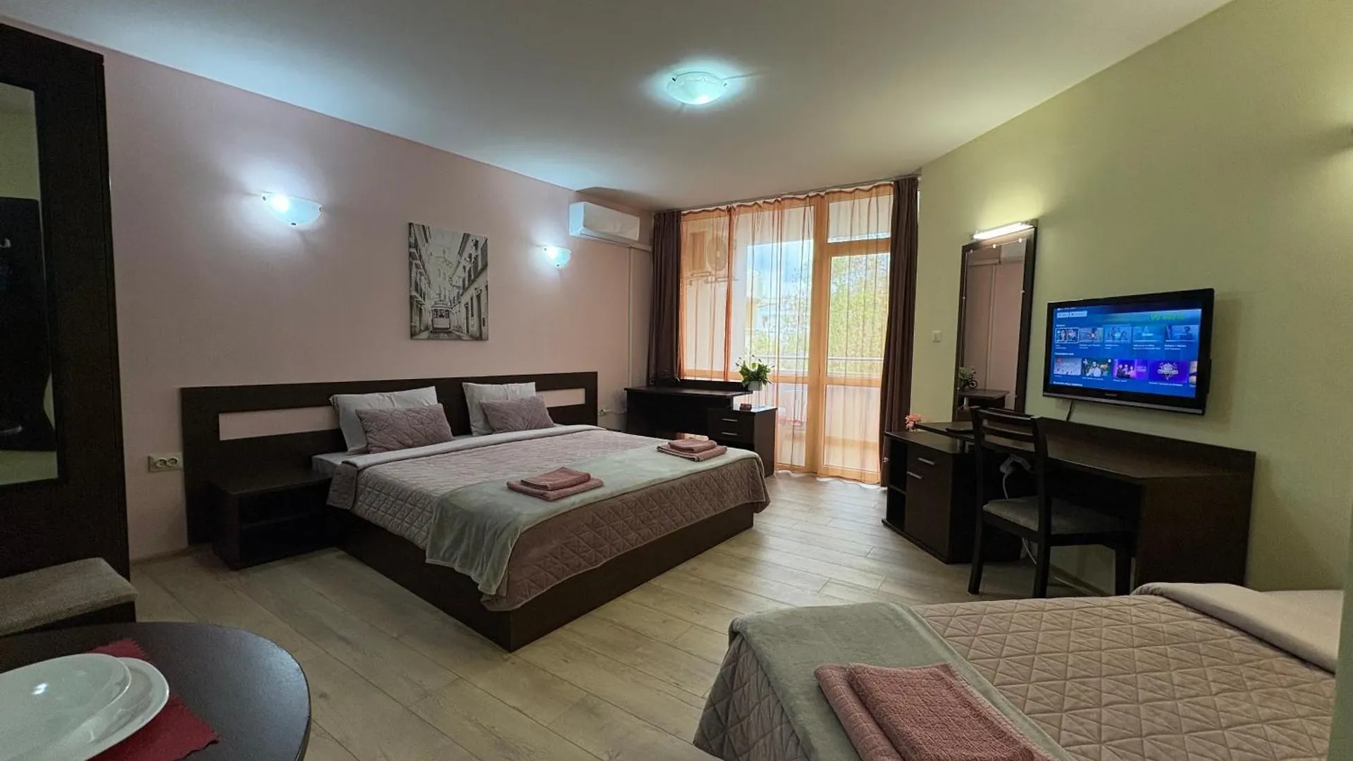 Sun Palace Suites Sunny Beach
